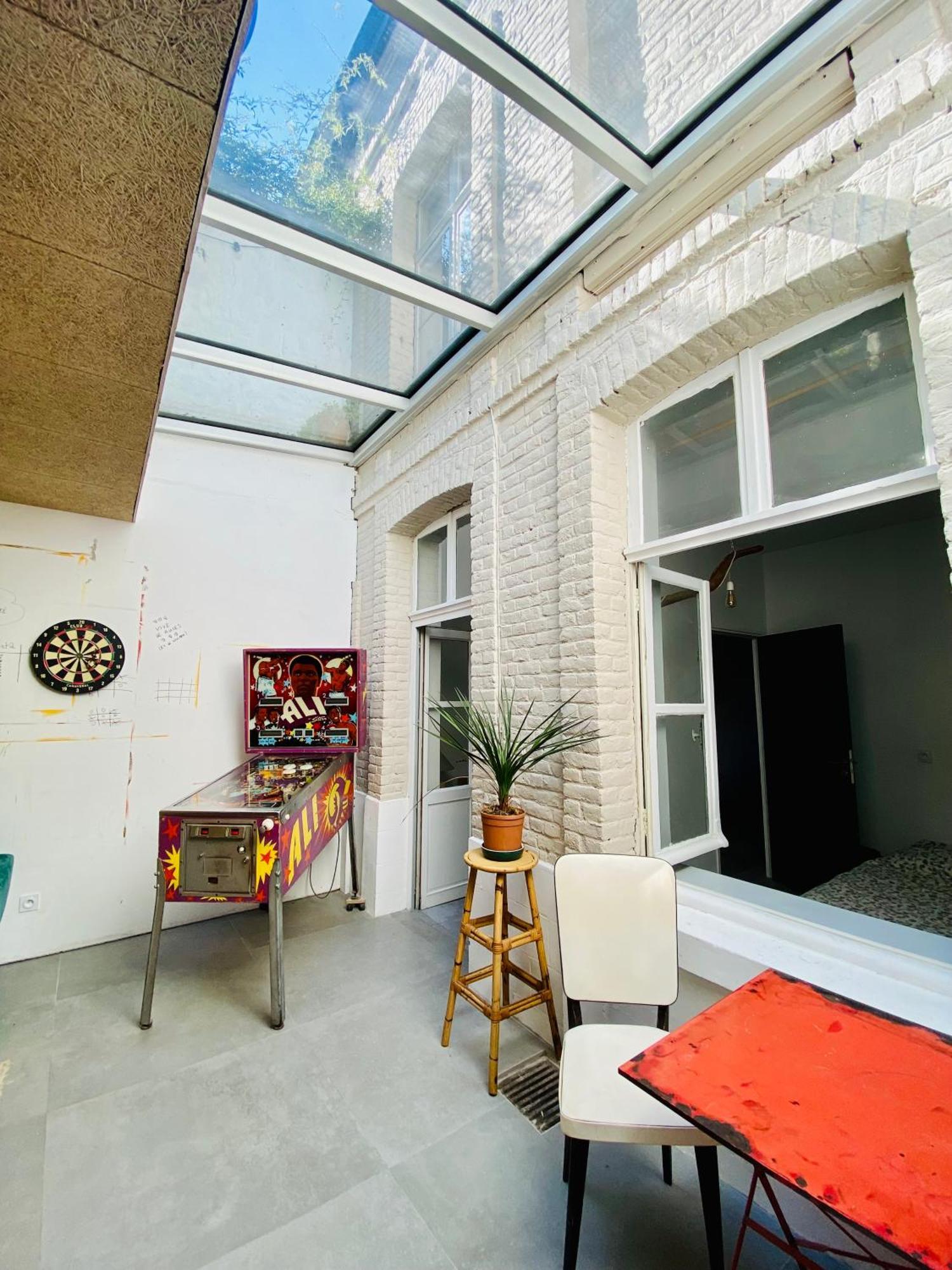 Oasis Urbaine - Spacieux Et Calme Avec Patio Lille Exterior photo